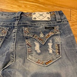 Miss Me Jeans, Mid-rise/Easy straight